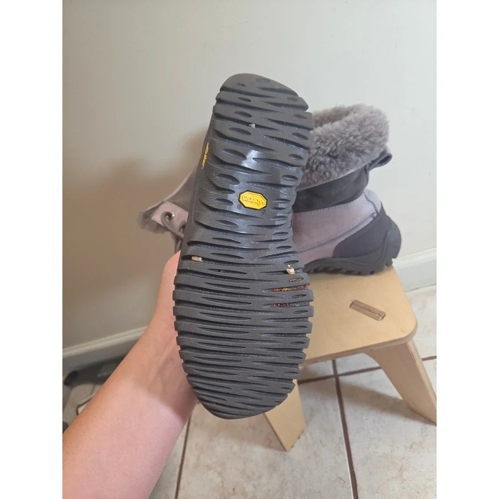 UGG australia adirondack